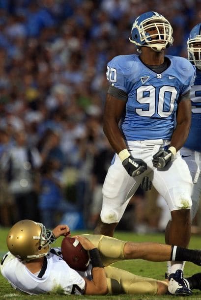 Alas defensivas: 2. Quinton Coples, North Carolina - Altura: 1.98 m - Peso: 125 kg