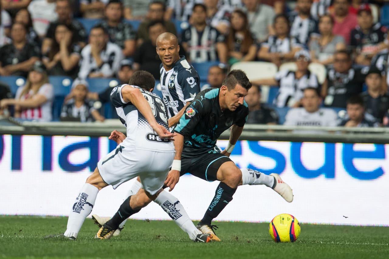 El segundo tiempo fue un completo recital de los Rayados. Desde que inició la parte complementaria se volcaron al frente sin que Querétaro pudiera hacer algo al respecto.