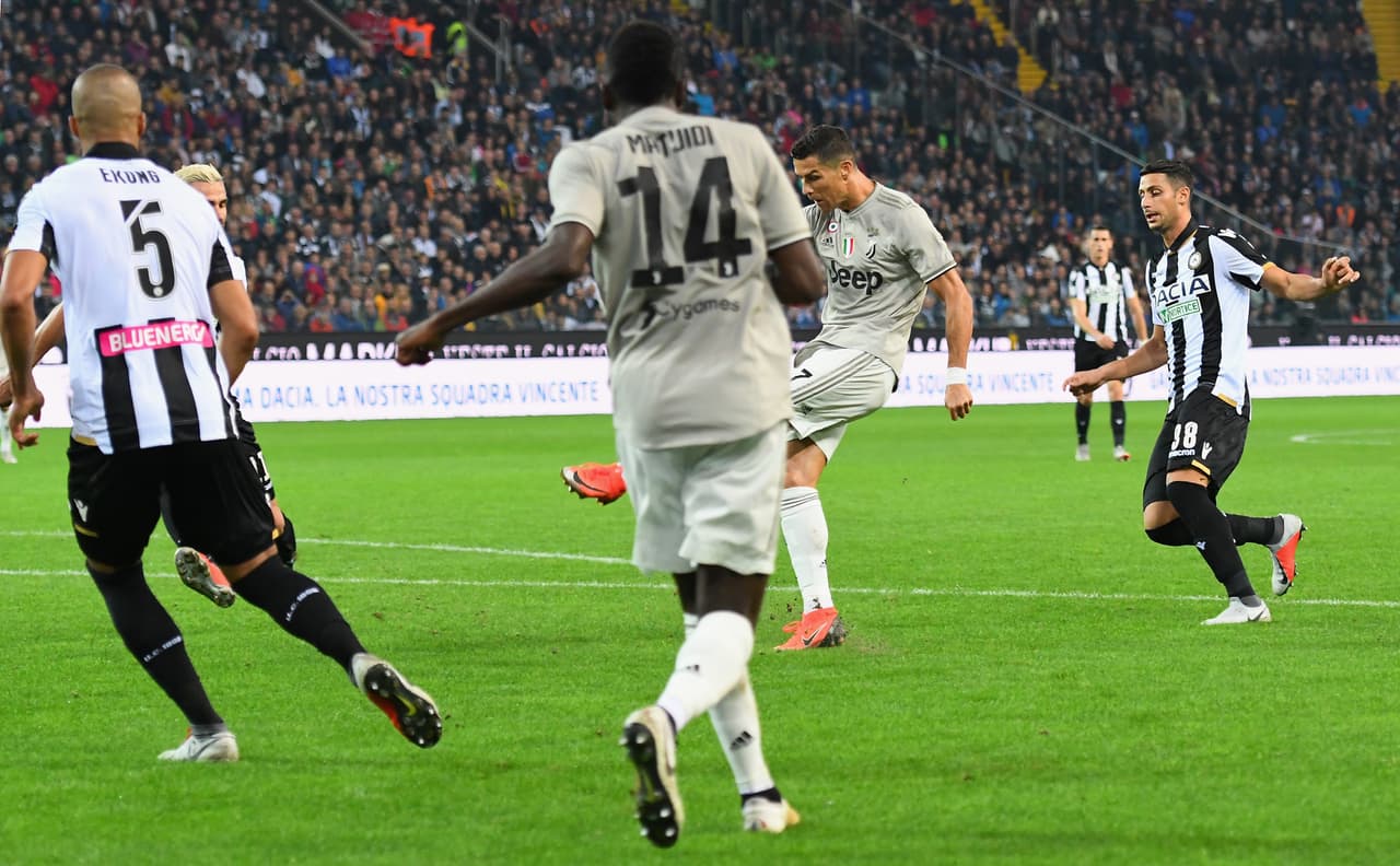 Y las cosas irían a mejor cuando apareció el 'Bicho' con un remate de zurda a pase de Mario Mandzukic.