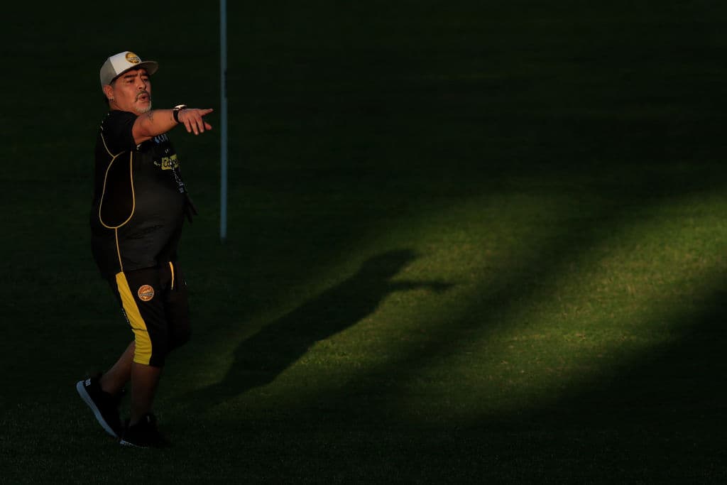 Una de las dudas que genera la presencia de Maradona es cuán larga será su estadía. Con otros clubes que ha trabajado generalmente no han sido estancias largas.