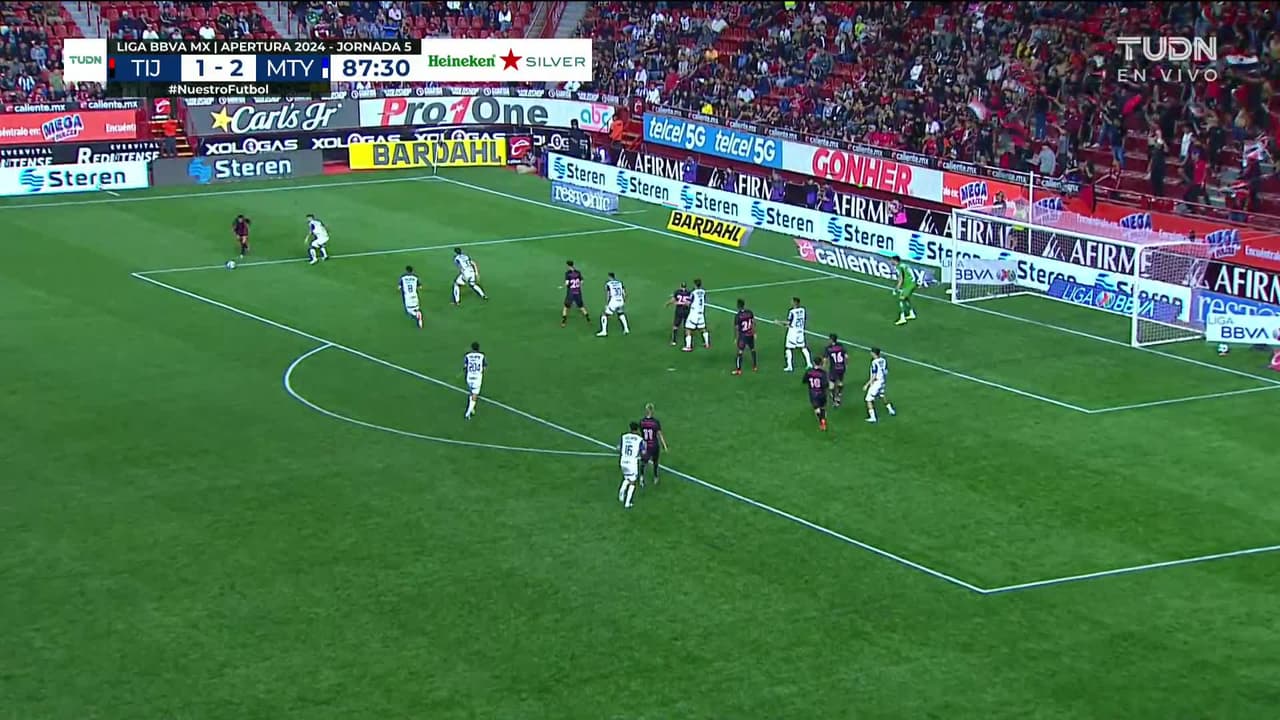 ¡TIRO ATAJADO! disparo por Jaime Álvarez.