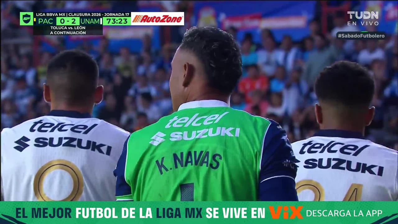 ¡Figura Keylor Navas! Evita el gol tras desvío peligroso