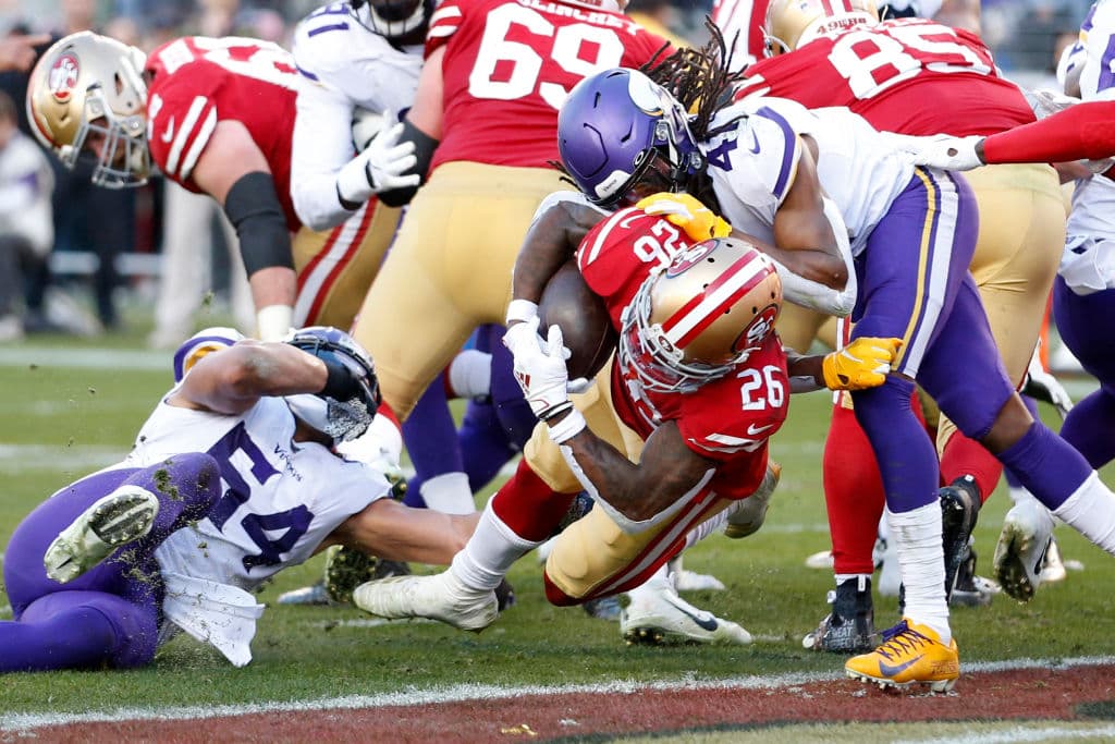 San Francisco se impone 27-10 a los Minnesota Vikings en el Levi's Stadium.
