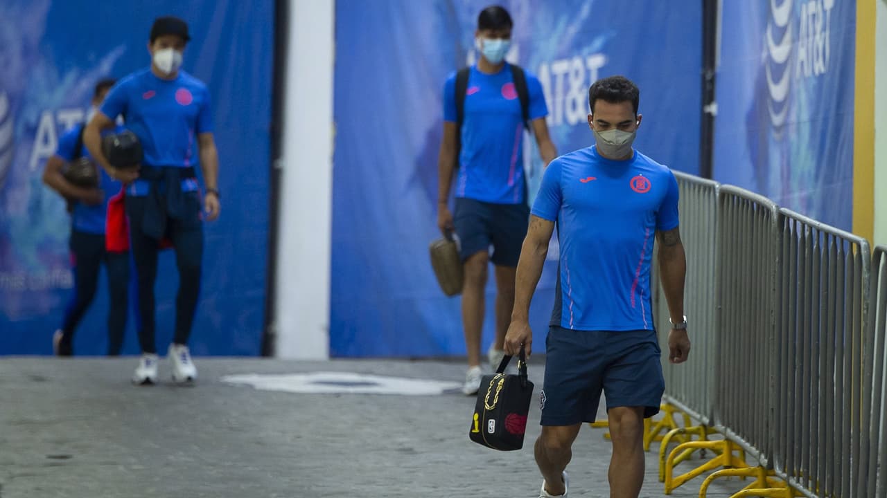 Escobar y Antuna van a la banca e Iván Morales es titular con Cruz Azul ante Pumas