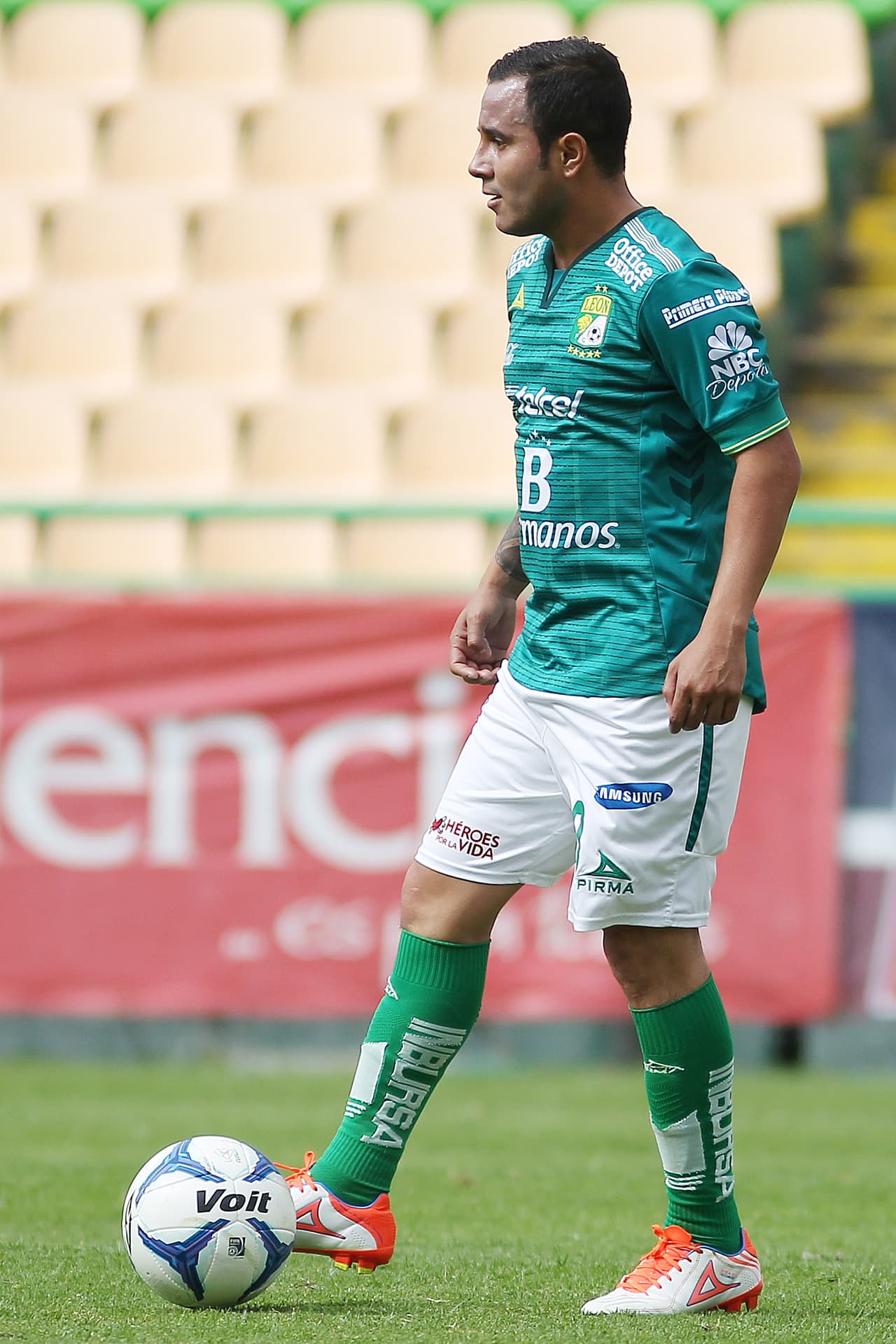 León dejó ir a una de sus grandes figuras, Carlos Peña, pero eso no le interesa ya que se reforzó con cuatro nuevos elementos con lo que buscará como principal objetivo estar nuevamente entre los mejores ocho del torneo para pelear el título.