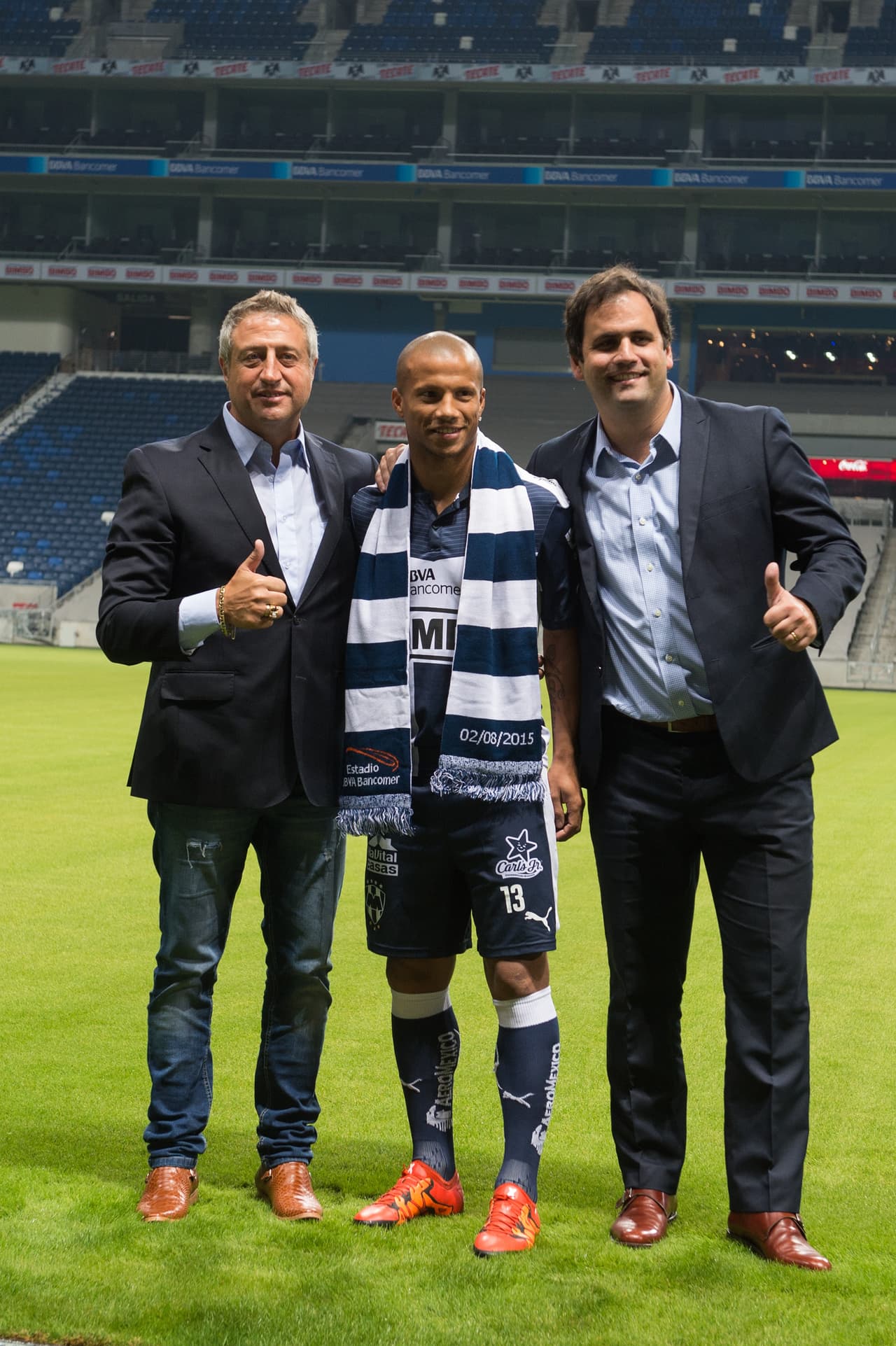 Debido a eso Antonio Mohamed no movió muchas piezas en su equipo ya que solo se incorporaron tres jugadores para cubrir dos bajas que tuvo Rayados. Walter Ayoví regresa a Monterrey para aportar experiencia, Miguel Herrera para la defensa y Carlos Sánchez quien formará un tridente explosivo junto con Edwin Cardona y Dorlan Pabón.