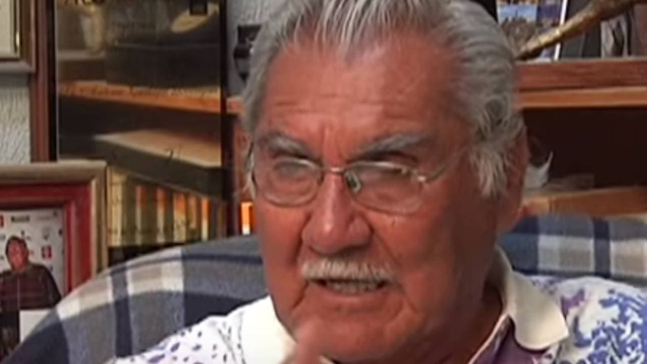 “Era el portero y cuando menos lo pensábamos volteábamos y ya no estaba, le llegaba la inspiración y se iba a escribir por ahí”, contó el mítico ‘Cinco Copas’.