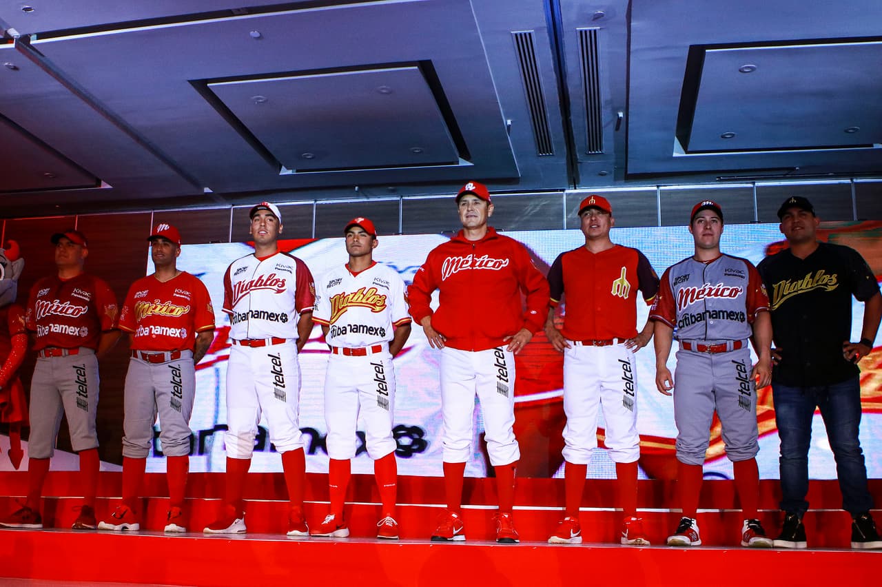 Este martes los Diablos Rojos del México presentaron los uniformes que usarán para la temporada 2019 de la Liga Mexicana de Béisbol.