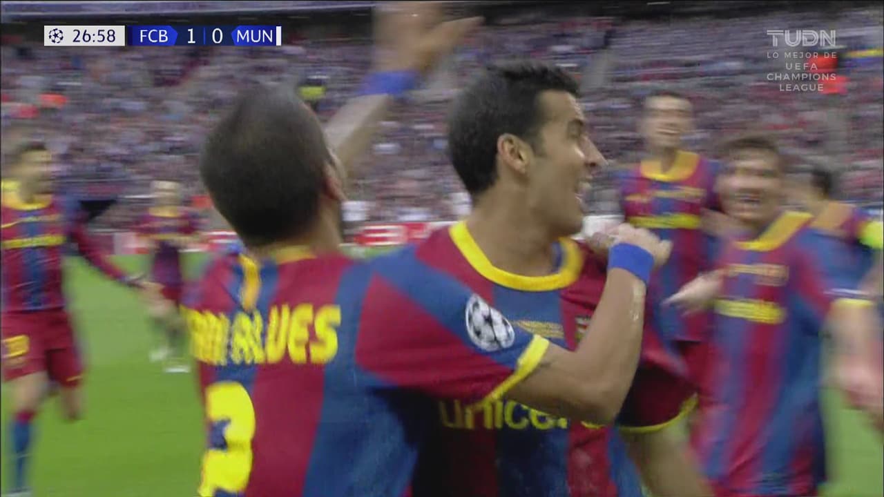 ¡Qué lujo era ver a Xavi! Asistió para el gol de Pedro en la Final de Champions 2011