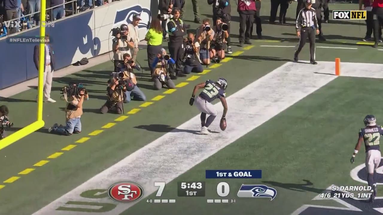 ¡Empata Seattle! Touchdown de Emanuel Wilson tras fumble