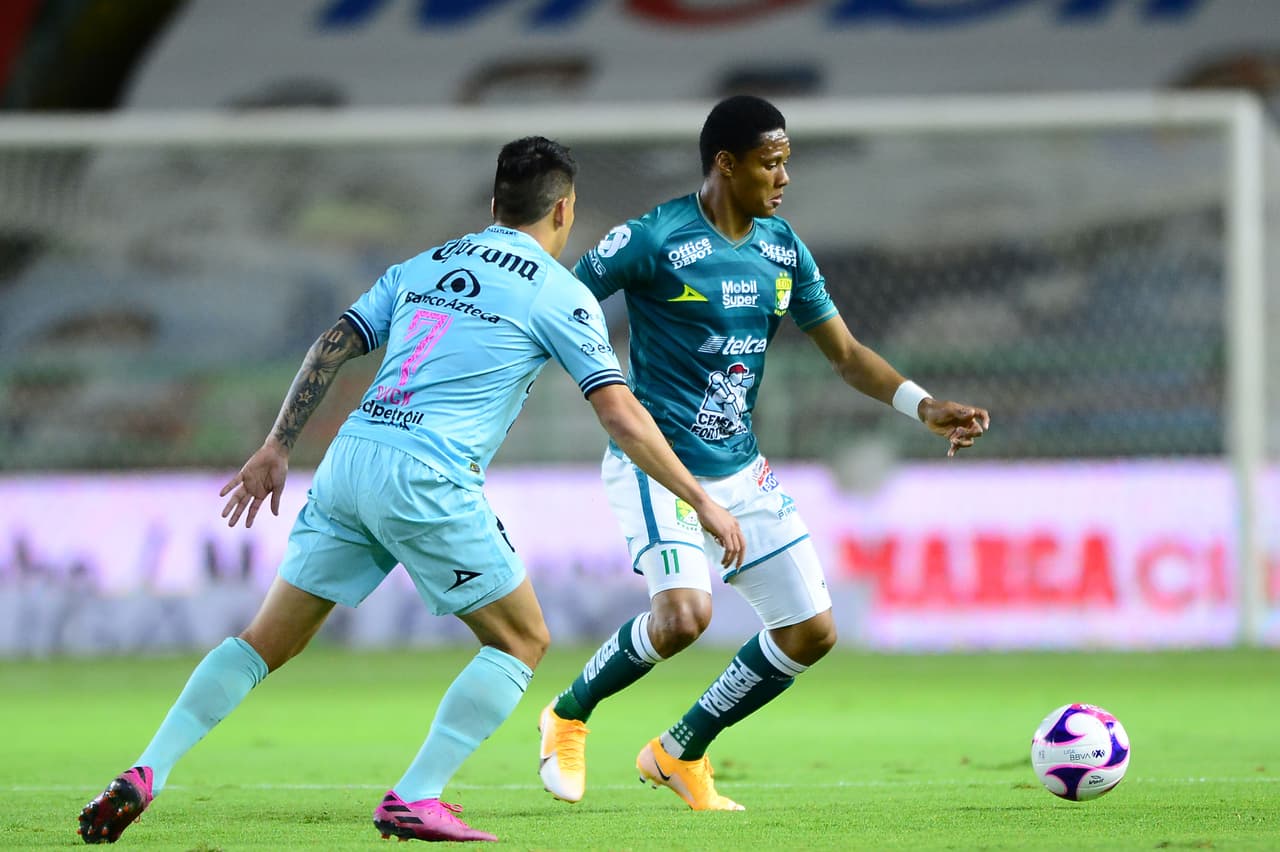 Mazatlán neutralizaba los embates y buscaba hacer daño con algún error de los felinos.