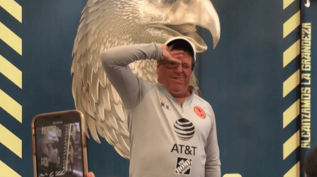 El técnico del América, Miguel Herrera, lo logró, pero
<a href="https://www.univision.com/deportes/fantasy/memelogia-el-dele-alli-challenge-tampoco-se-salva-de-las-burlas-en-redes-sociales-fotos" target="_blank">fue objeto de burlas</a> dentro del reto viral.