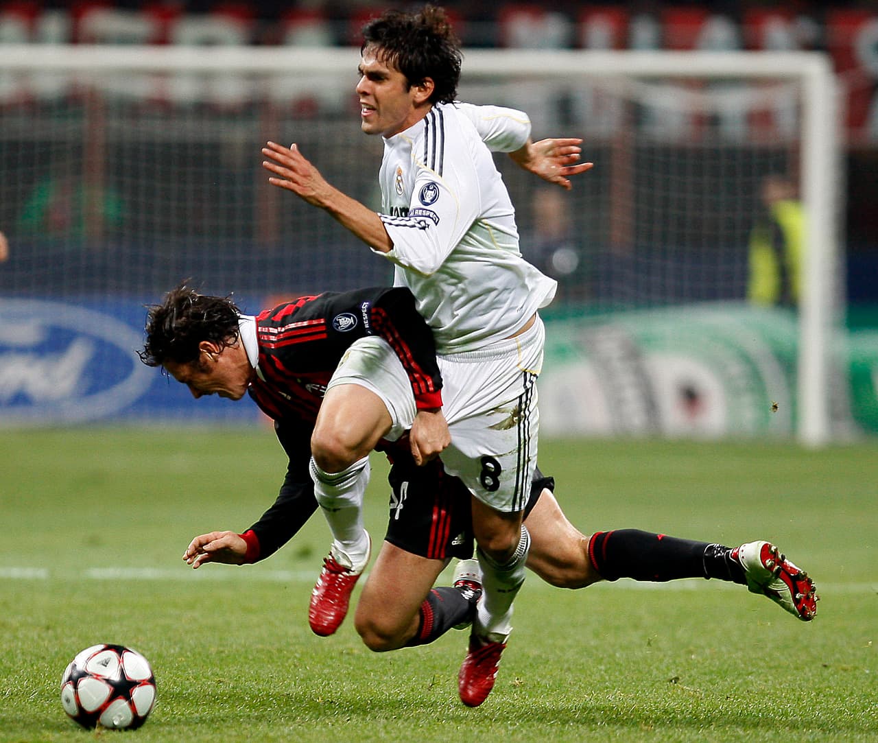 En 2007 logró superar a Cristiano Ronaldo y a Lionel Messi en la contienda por el Balón de Oro y se convirtió en el mejor jugador del planeta en ese año.