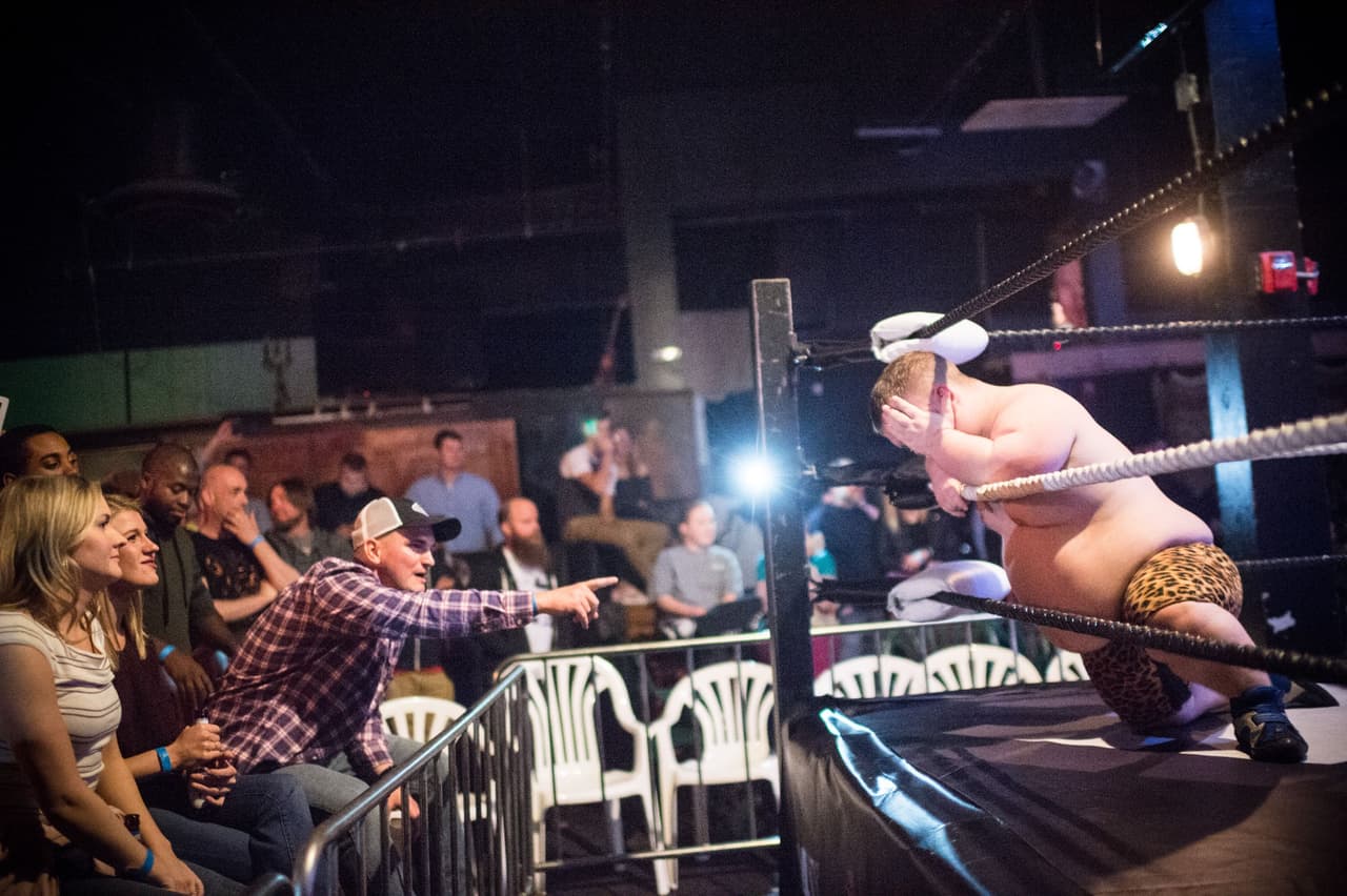 Es así como generan reacciones de parte de los presentes, situación que hace parte del espectáculo.