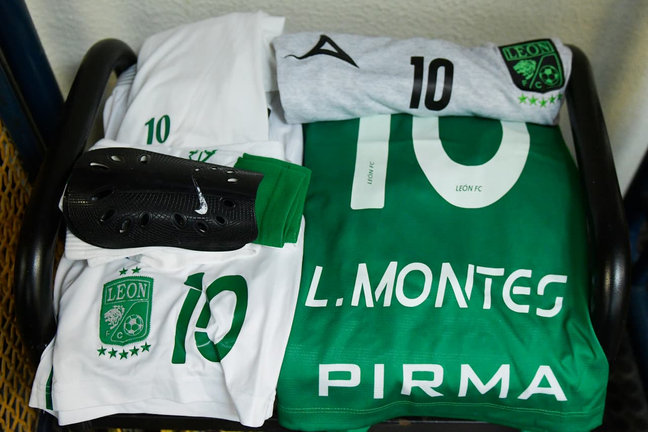 Aficionados de Tigres, mayoritariamente, y del León, tomaron por 'asalto' las inmediaciones del Estadio Universitario para atestiguar el juego de Ida de la Final del Clausura 2019 de la Liga MX en Monterrey. Se esmeraron y le pusieron un fantástico ambiente.