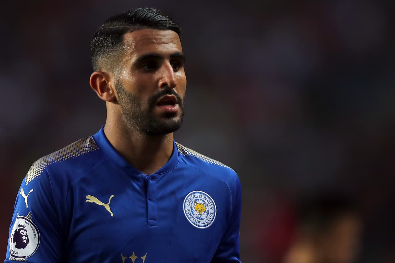 Las versiones sobre la salida de Riyad Mahrez del Leicester City siguen aumentando. Roma y Tottenham son quienes se pelean por su ficha.