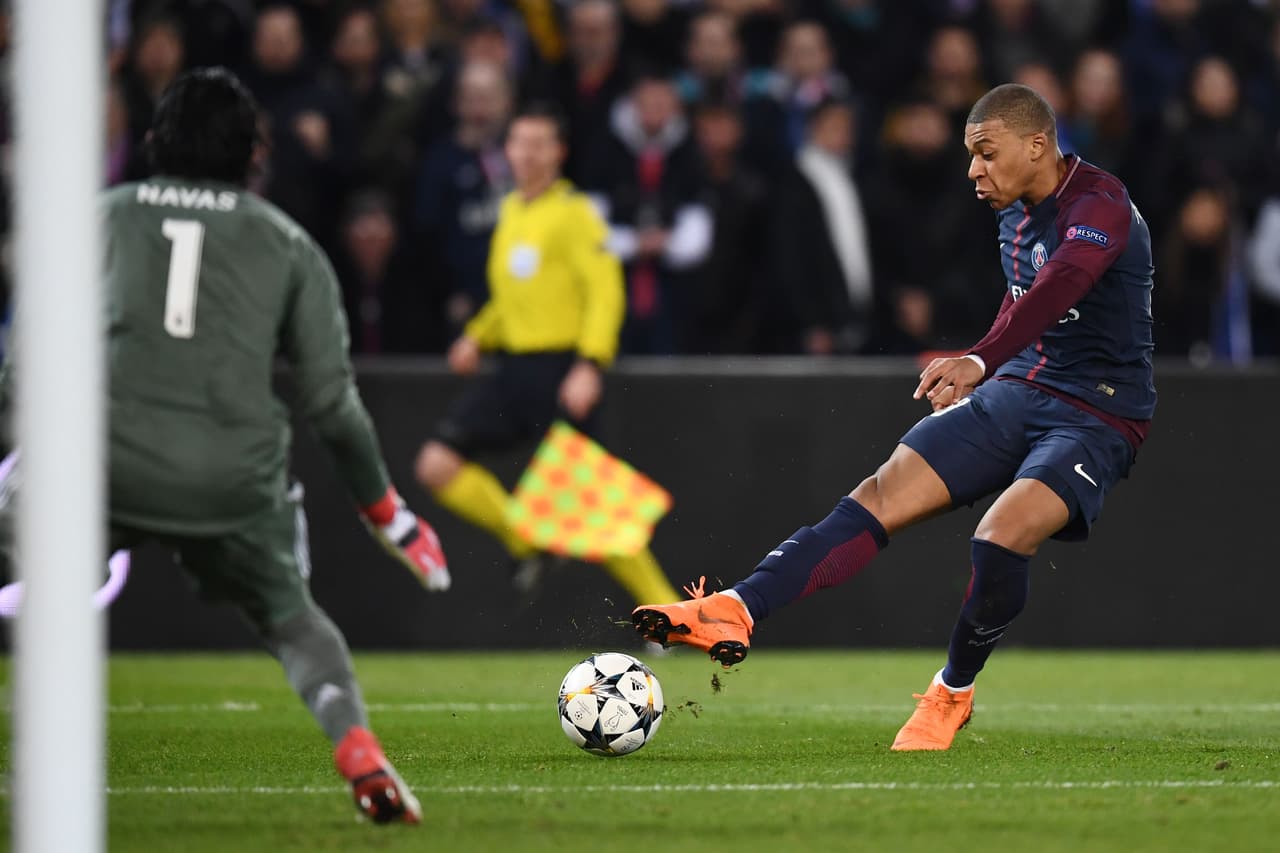 A pesar de eso, tuvo algunas aproximaciones sin que fueran de mucho peligro en el arco defendido por el costarricense Keylor Navas.