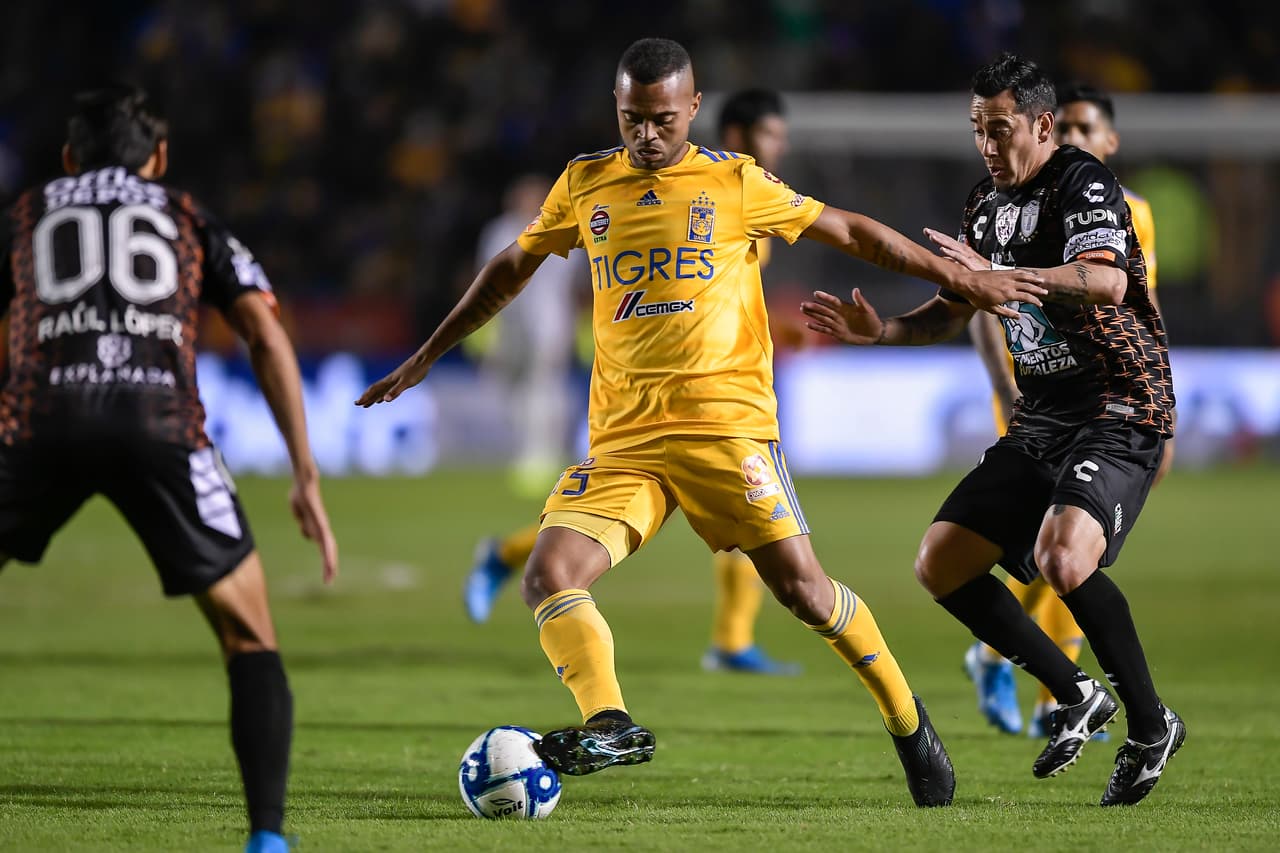 <b>Tigres</b> | 
<i>Debilidades</i>: Su nivel futbolístico no es el mejor y jugarán ante América, un equipo al que solo han derrotado una vez en los últimos cinco juegos y tienen cuatro seguidos sin vencerlos.