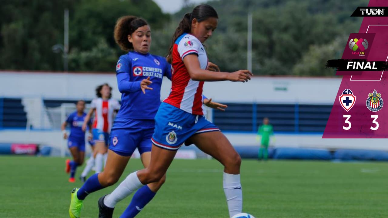 Con diez jugadoras, Cruz Azul le remonta tres goles a Chivas