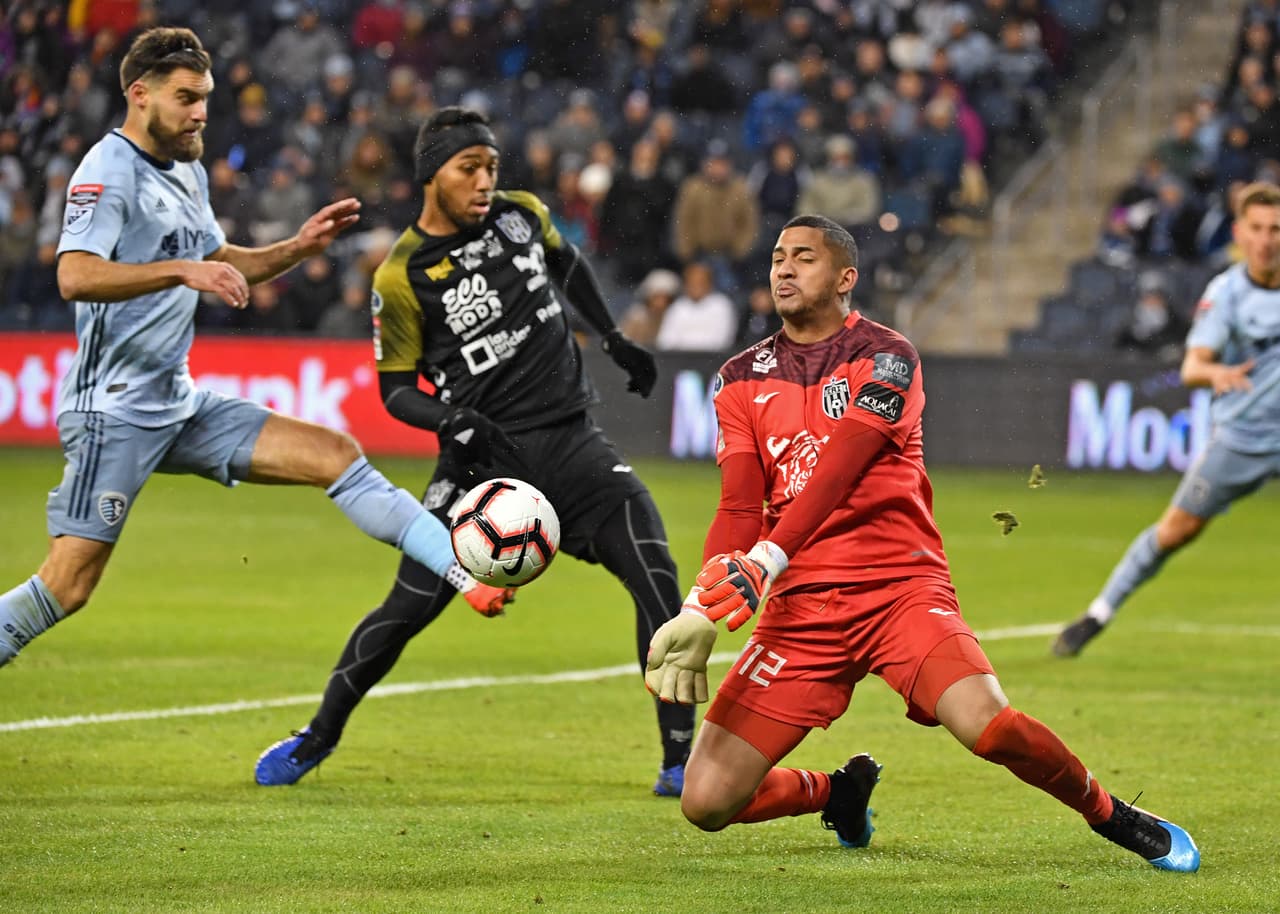 Sporting KC reconoció que el arquero de Independiente se agigantó: “Creí que era Gianluigi Buffon”