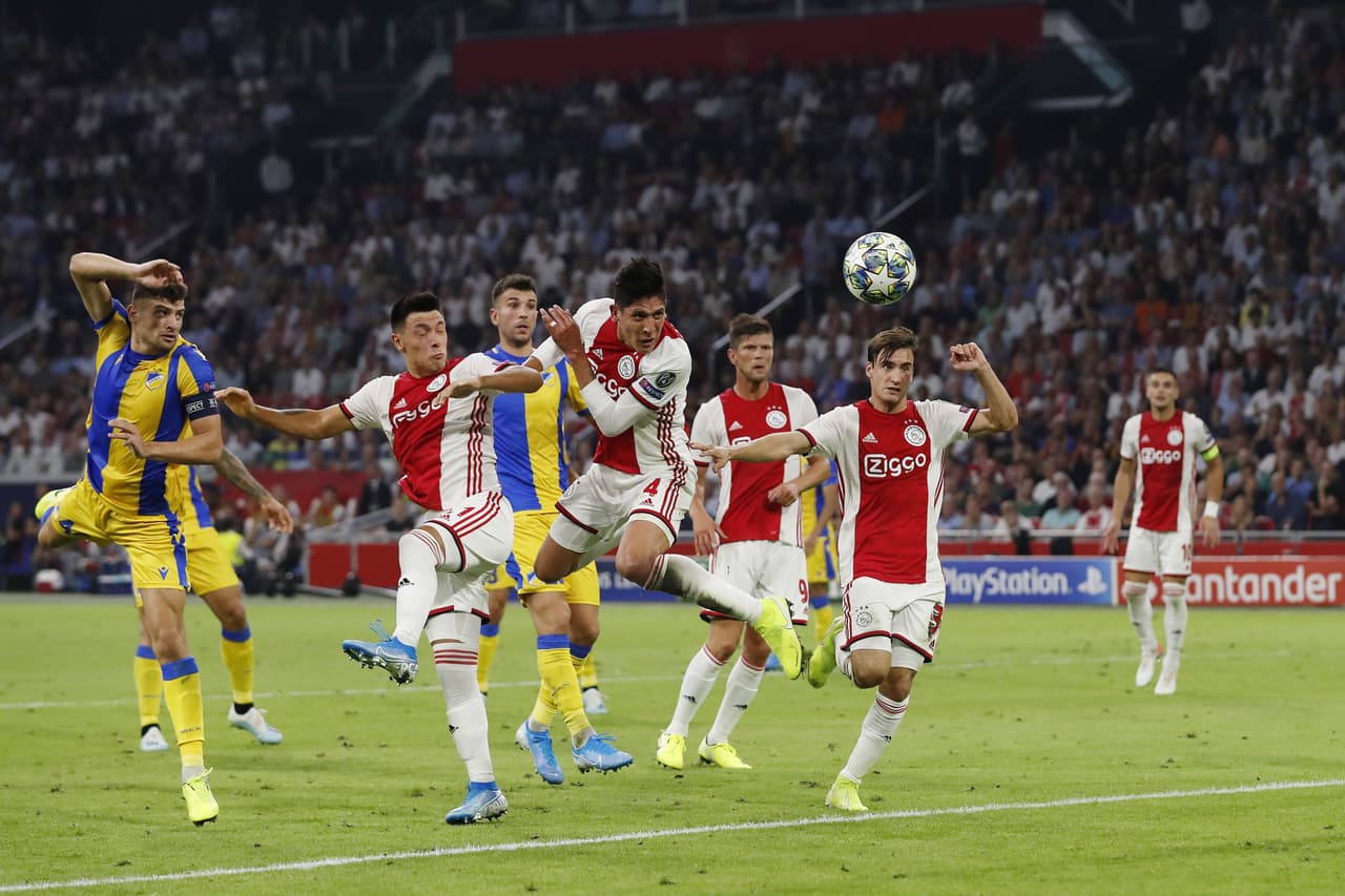 Edson Álvarez se estrena con su primer gol en Champions League