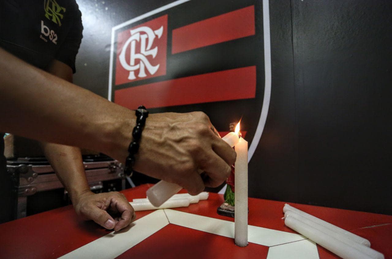 Desde Buenos Aires y Río de Janeiro al Monumental de Lima. Las hinchadas abarrotan el estadio y el ambiente es inmejorable.