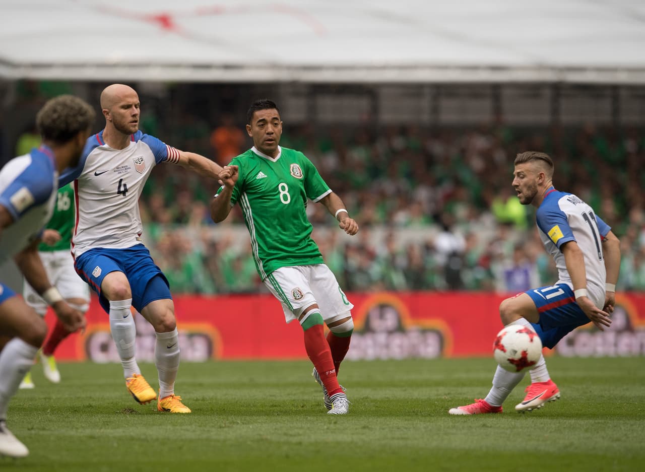 Como todos los partidos entre estas dos selecciones, se vivió un juego muy ríspido, con mucha garra pero sin entradas mal intencionadas.