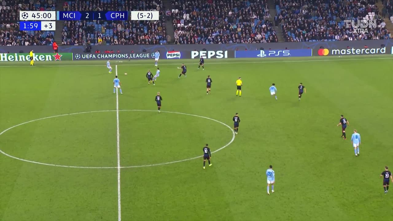 ¡GOL!  anota para Manchester City. Erling Haaland