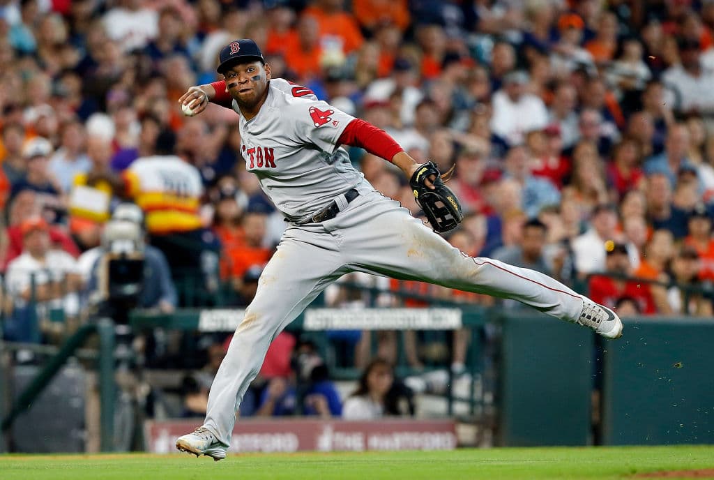 Por los Red Sox, los dominicano Devers se fue de 4-2 con una anotada y una producida.