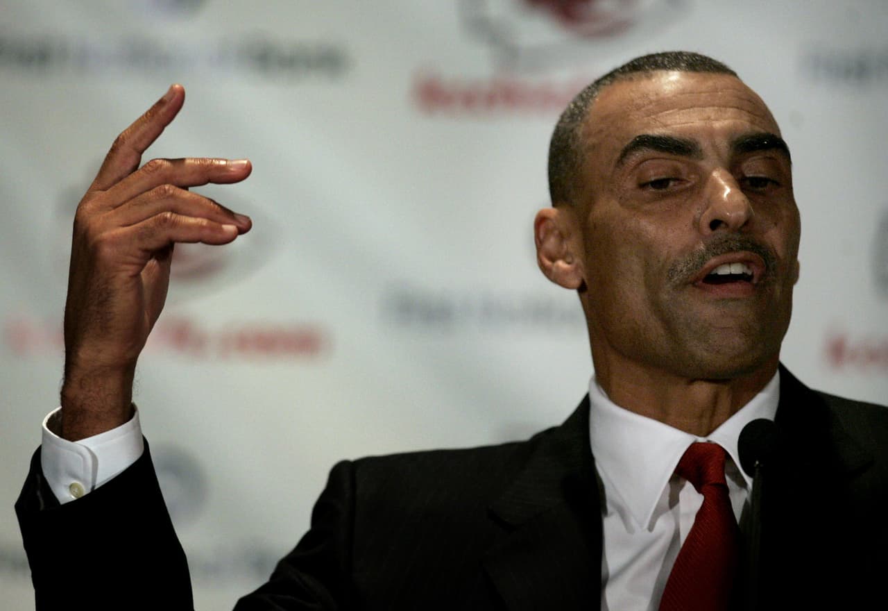 Vermeil no volvió a los playoffs en los siguientes dos años y en 2006, el equipo decidió contratar a Herman Edwards, exitoso coach con los Jets y en su primer año llevó a Kansas City a una marca de 9-7 y a volver a la postemporada, aunque esta vez con la etiqueta del no favorito comodín para enfrentar a los mismos rivales de la última vez, los Indianapolis Colts.