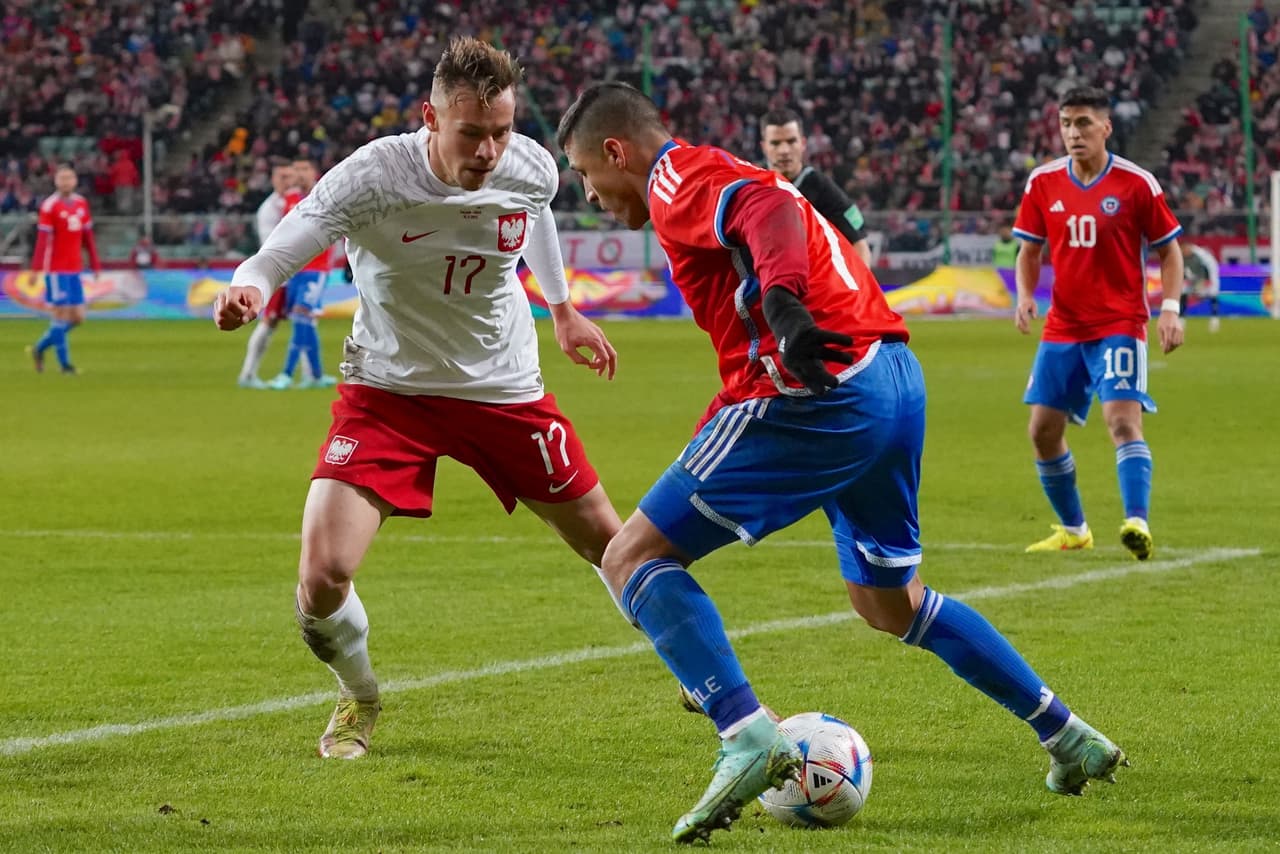 Polonia se impuso a Chile en partido amistoso previo al Mundial Qatar 2022 con gol de Piatek.