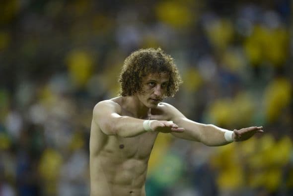 Comenzamos nuestra selección con David Luiz de Brasil, este flaquito sabe lo que es marcar y no solo a los contrarios.Más de ¡Golazo Extra!