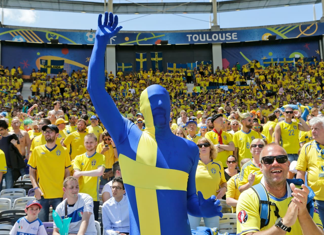 El primer encuentro de la octava joranada lo abrió Italia vs. Suecia.