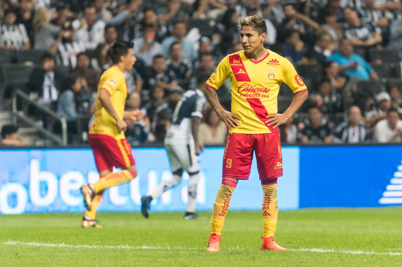 La falta de gol en la Liguilla del Apertura 2017 se volvió crónica para el América. Lo cual habría hecho pensar a los altos mandos del conjunto de Coapa en reforzar su delantera con el dos veces campeón de goleo de la Liga MX, el peruano Raúl Ruidíaz.