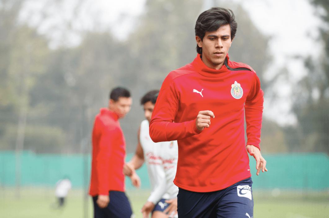 Chivas viaja a San Luis con José Juan Macías y Jesús Molina