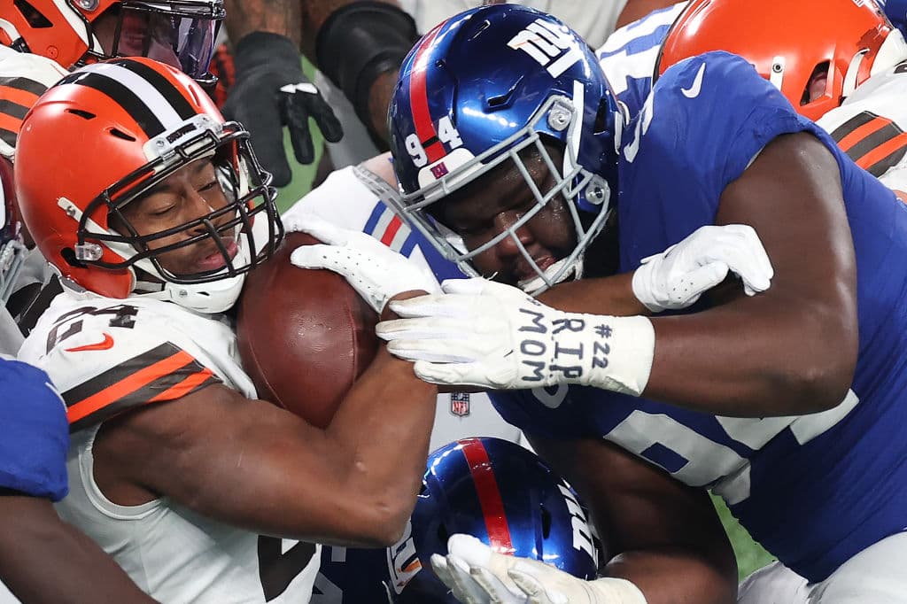 Con un marcador de 20-6 a favor, los Browns ganan en Nueva York y dejan a los Giants con pocas aspiraciones de llegar a Playoffs.