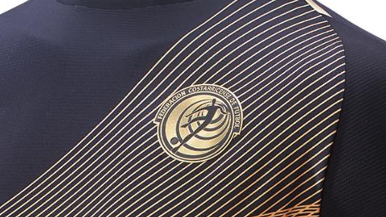 Los Ticos tendrán una piel de lujo en la Copa Oro 2019. Su nueva playera es negra con detalles dorados y ha sido promocionada con la leyende "Oro Soy". El equipo que lidera Keylor Navas buscará levantar su cuarto título continental.