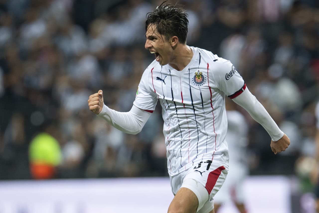 <b>Lo mejor: </b>Gran voltereta de Chivas que, aunque inició ganando, se sobrepuso a un durísimo Rayados en el Estadio BBVA.