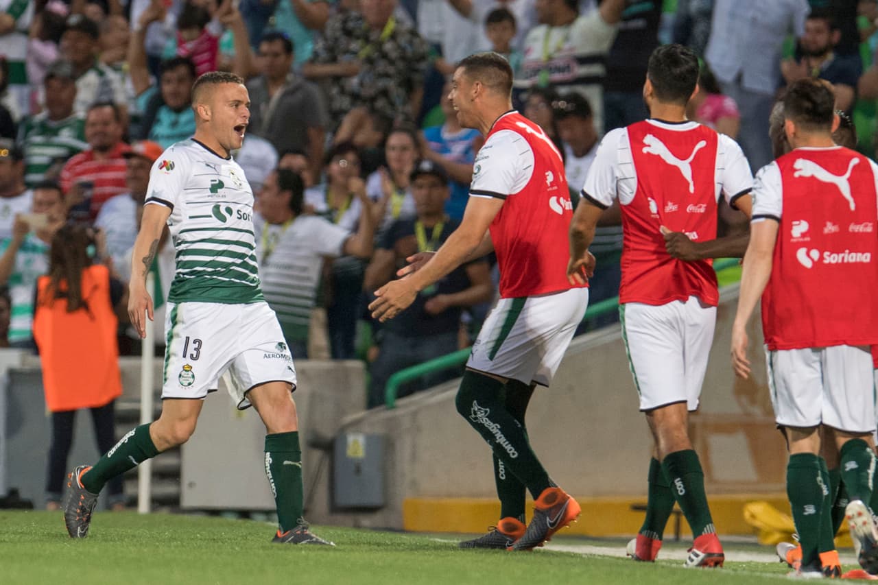 ¡Sigue la fiesta! Al 52, Rodríguez firmó su doblete al rematar un centro de Julio Furch. Gran jugada colectiva de los laguneros.