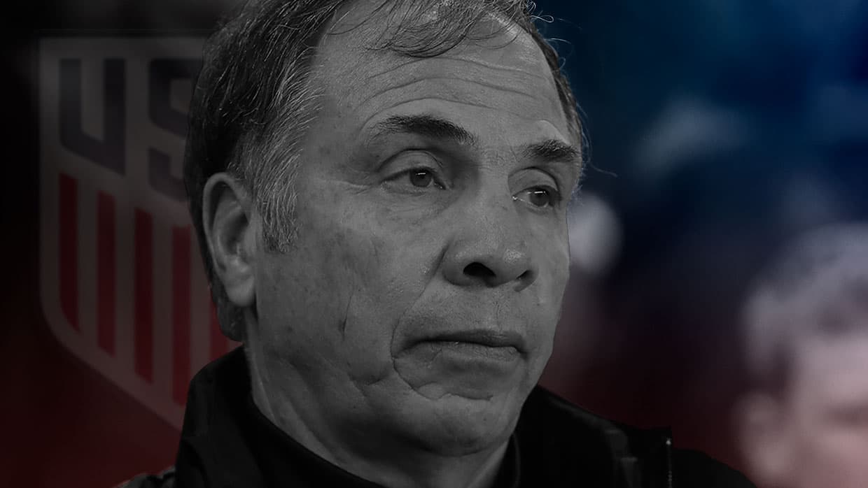 Bruce Arena renunció como técnico de Estados Unidos tras el fracaso de no llevarlo al Mundial