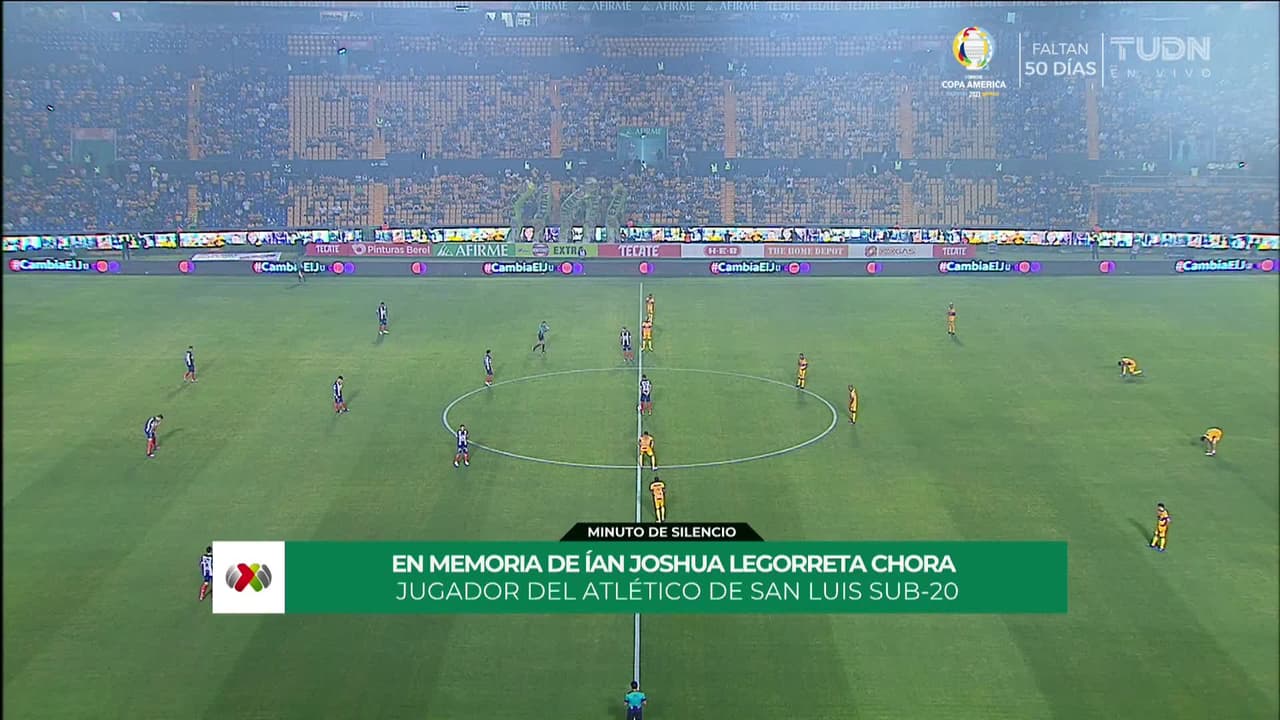 Arranca el partido y la pelota está en juego.