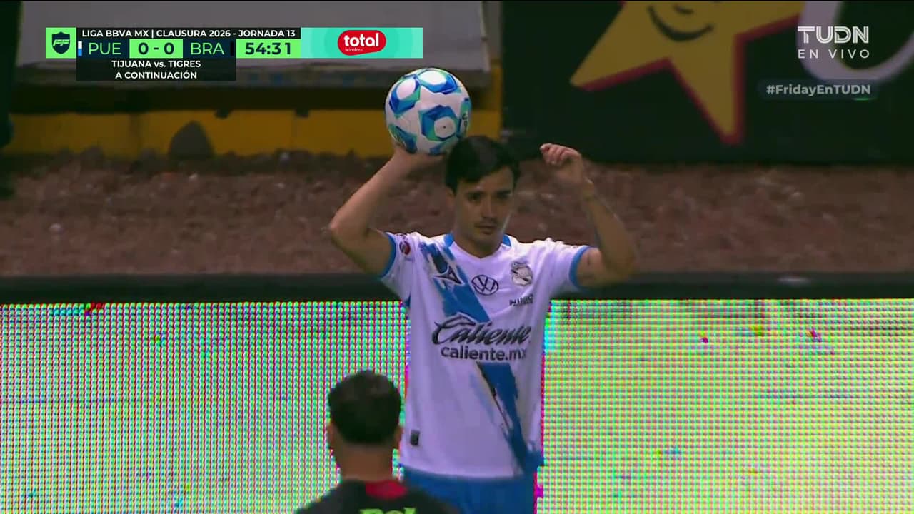 ¡TIRO ATAJADO! disparo por Iker Moreno.