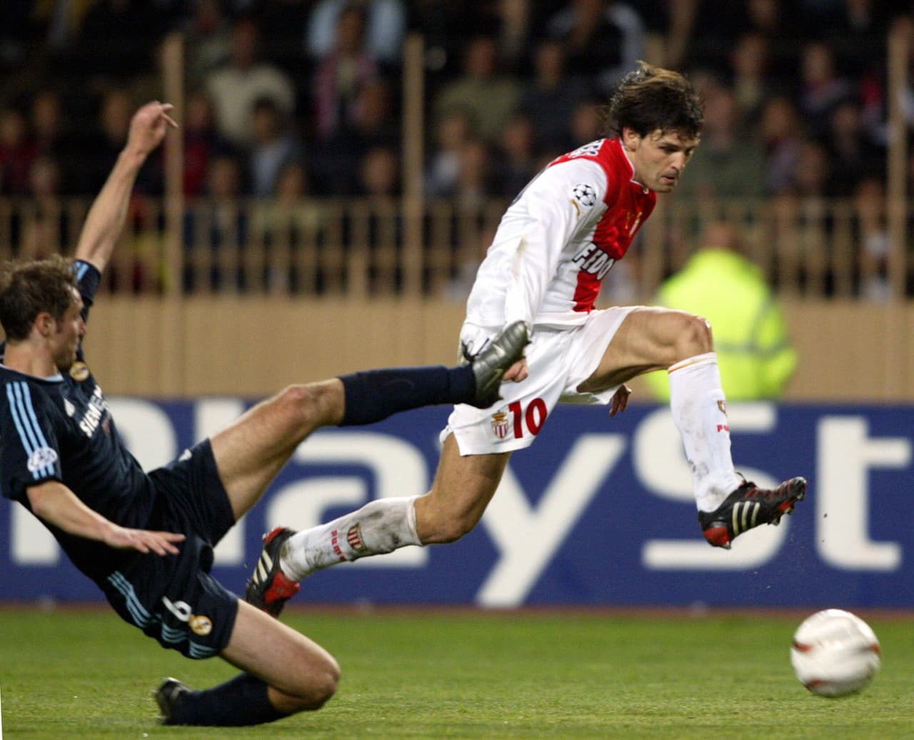 Fernando Morientes fue la gran figura de Mónaco contra Real Madrid en la serie de Champions League de 2003 en la que el equipo francés sentenció la eliminación de los blancos.