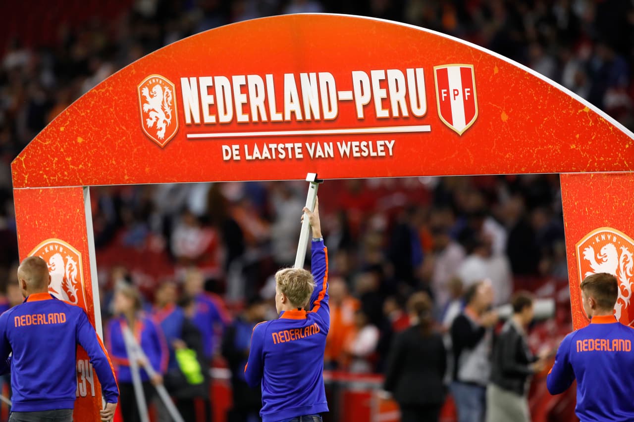 Un letrero con el aviso de 'El último de Wesley' hizo parte del homenaje a un jugador que fue protagonista en la llegada a la final del Mundial en 2010 y que estuvo en el semifinalista de 2014.