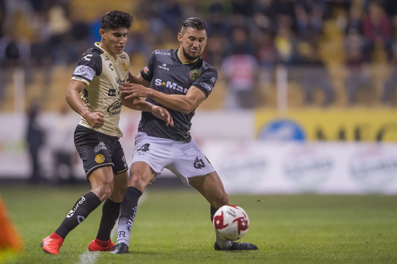 Elio Castro entró cometió falta a Zúñiga y fue amonestado al 64’.