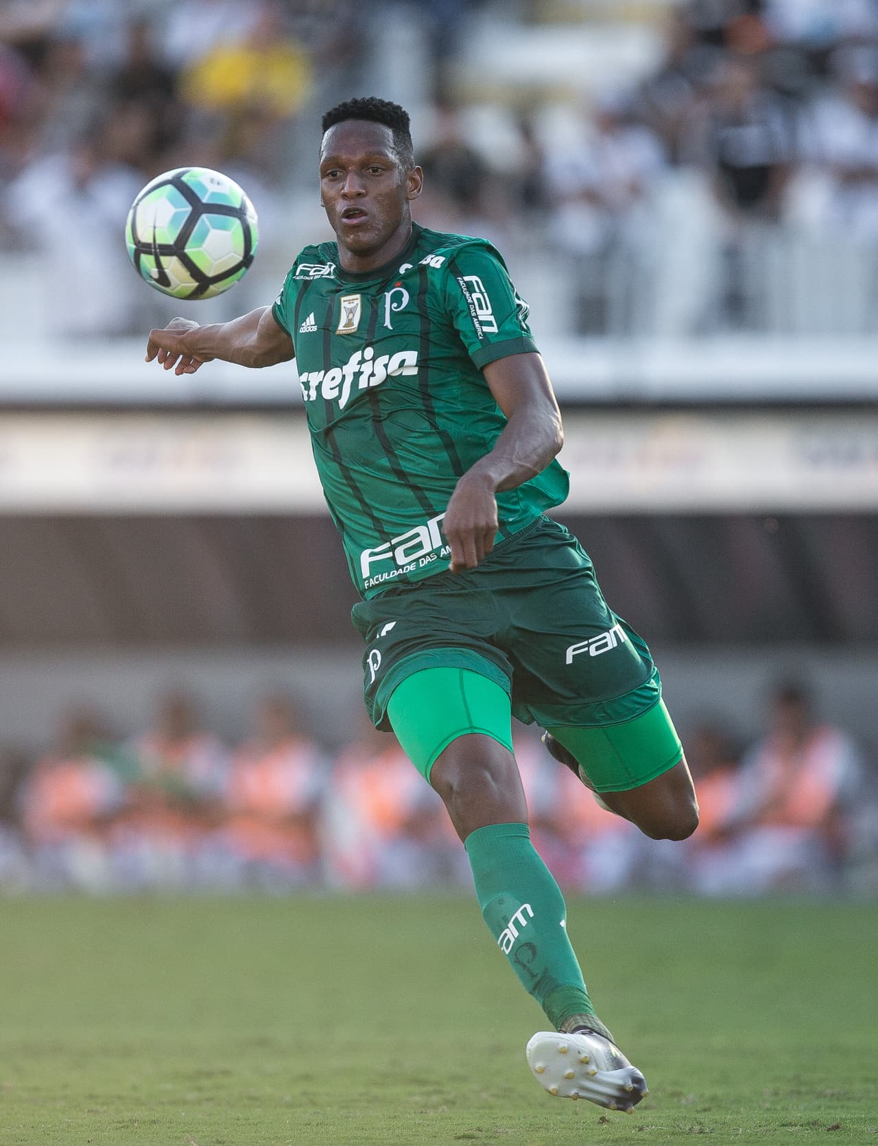 Barcelona realizó el fichaje bomba del mercado invernal con el colombiano Yerry Mina quien era ídolo en Palmeiras.