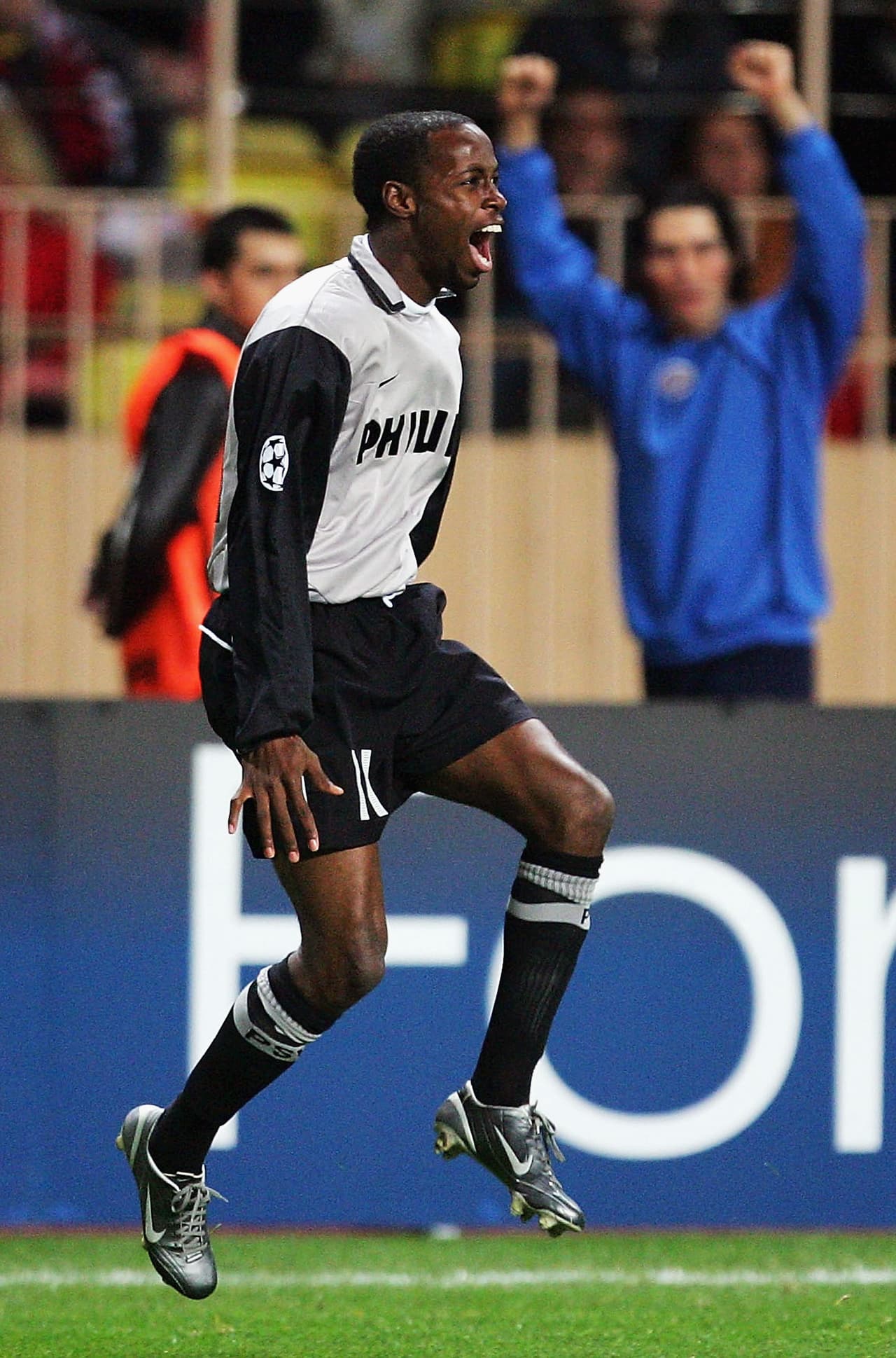 Hablamos del continente americano porque DaMarcus Beasley del Team USA también llegó a vestirse de granjero con el PSV.