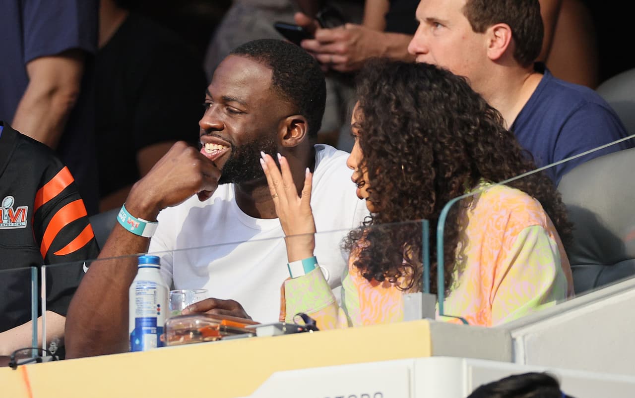 Draymond Green también acudió a la cita del gran partido de la NFL en Inlglewood, California.