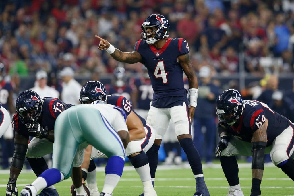DeShaun Watson completó 33 de 44 pases para 375 yardas con un touchdown y una intercepción y guía a Houston a marca de 2-3.
