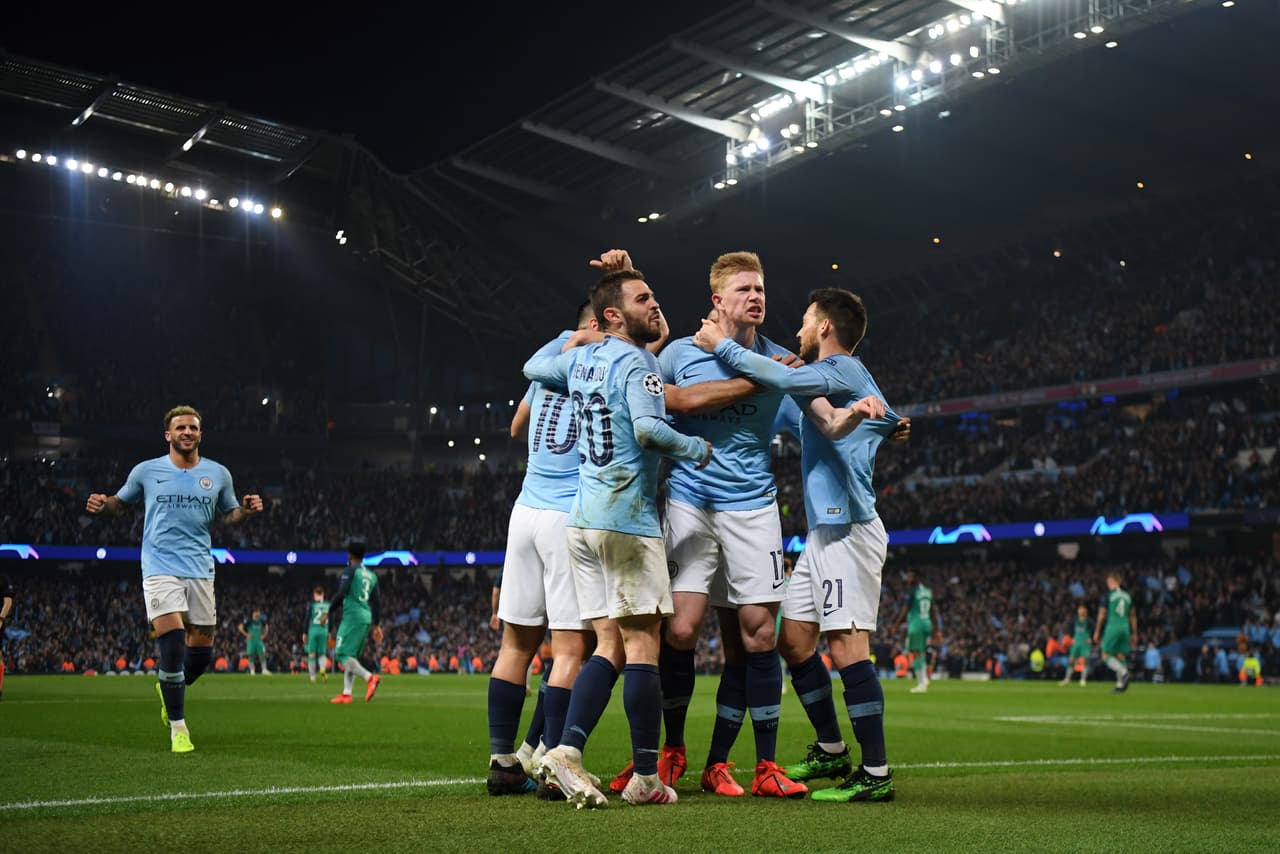 Las primeras opciones que se barajan son las de los 'nuevos ricos' de Europa, iniciando con el Manchester City que fácilmente podría pagar por su fichaje a pesar de que tendría en ese momento 36 años.